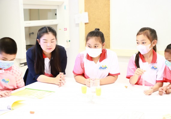 ภาพกิจกรรม  โครงการฝึกทักษะเพื่อพัฒนาอัจฉริยะภาพวิทยาศาสตร์ กิจกรรมค่ายวิทยาศาสตร์รุ่นจิ๋ว สำหรับนักเรียนห้องเรียนพิเศษคณิตศาสตร์ และวิทยาศาสตร์ (MSP)