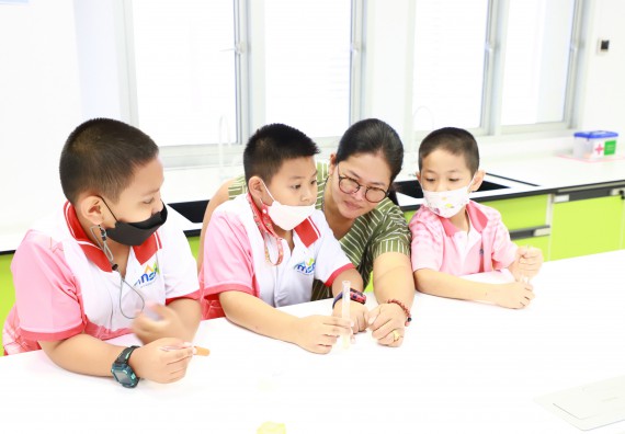 ภาพกิจกรรม  โครงการฝึกทักษะเพื่อพัฒนาอัจฉริยะภาพวิทยาศาสตร์ กิจกรรมค่ายวิทยาศาสตร์รุ่นจิ๋ว สำหรับนักเรียนห้องเรียนพิเศษคณิตศาสตร์ และวิทยาศาสตร์ (MSP)