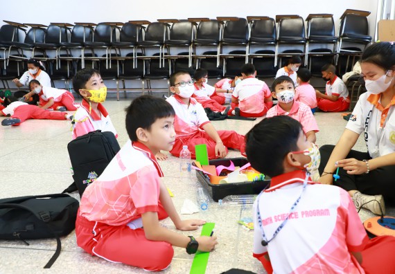 ภาพกิจกรรม  โครงการฝึกทักษะเพื่อพัฒนาอัจฉริยะภาพวิทยาศาสตร์ กิจกรรมค่ายวิทยาศาสตร์รุ่นจิ๋ว สำหรับนักเรียนห้องเรียนพิเศษคณิตศาสตร์ และวิทยาศาสตร์ (MSP)