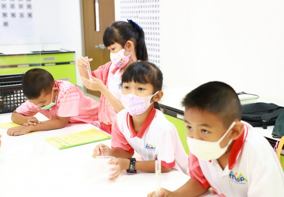 ภาพกิจกรรม  โครงการฝึกทักษะเพื่อพัฒนาอัจฉริยะภาพวิทยาศาสตร์ กิจกรรมค่ายวิทยาศาสตร์รุ่นจิ๋ว สำหรับนักเรียนห้องเรียนพิเศษคณิตศาสตร์ และวิทยาศาสตร์ (MSP)