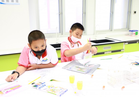 ภาพกิจกรรม  โครงการฝึกทักษะเพื่อพัฒนาอัจฉริยะภาพวิทยาศาสตร์ กิจกรรมค่ายวิทยาศาสตร์รุ่นจิ๋ว สำหรับนักเรียนห้องเรียนพิเศษคณิตศาสตร์ และวิทยาศาสตร์ (MSP)