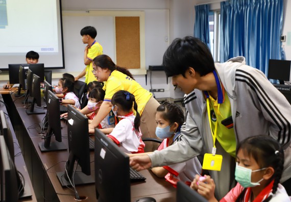 ภาพกิจกรรม  โครงการฝึกทักษะเพื่อพัฒนาอัจฉริยะภาพวิทยาศาสตร์ กิจกรรมค่ายวิทยาศาสตร์รุ่นจิ๋ว สำหรับนักเรียนห้องเรียนพิเศษคณิตศาสตร์ และวิทยาศาสตร์ (MSP)