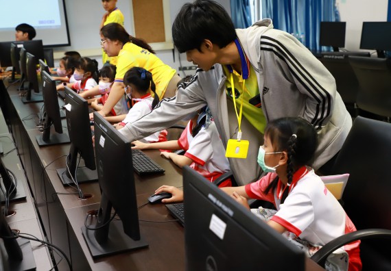 ภาพกิจกรรม  โครงการฝึกทักษะเพื่อพัฒนาอัจฉริยะภาพวิทยาศาสตร์ กิจกรรมค่ายวิทยาศาสตร์รุ่นจิ๋ว สำหรับนักเรียนห้องเรียนพิเศษคณิตศาสตร์ และวิทยาศาสตร์ (MSP)