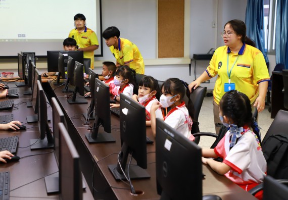 ภาพกิจกรรม  โครงการฝึกทักษะเพื่อพัฒนาอัจฉริยะภาพวิทยาศาสตร์ กิจกรรมค่ายวิทยาศาสตร์รุ่นจิ๋ว สำหรับนักเรียนห้องเรียนพิเศษคณิตศาสตร์ และวิทยาศาสตร์ (MSP)