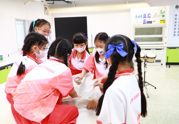 ภาพกิจกรรม  โครงการฝึกทักษะเพื่อพัฒนาอัจฉริยะภาพวิทยาศาสตร์ กิจกรรมค่ายวิทยาศาสตร์รุ่นจิ๋ว สำหรับนักเรียนห้องเรียนพิเศษคณิตศาสตร์ และวิทยาศาสตร์ (MSP)