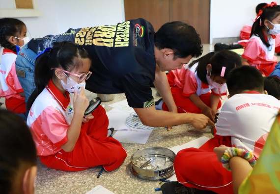 ภาพกิจกรรม  โครงการฝึกทักษะเพื่อพัฒนาอัจฉริยะภาพวิทยาศาสตร์ กิจกรรมค่ายวิทยาศาสตร์รุ่นจิ๋ว สำหรับนักเรียนห้องเรียนพิเศษคณิตศาสตร์ และวิทยาศาสตร์ (MSP)