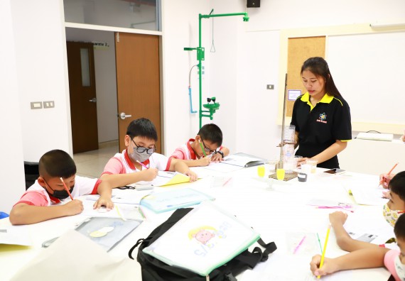 ภาพกิจกรรม  โครงการฝึกทักษะเพื่อพัฒนาอัจฉริยะภาพวิทยาศาสตร์ กิจกรรมค่ายวิทยาศาสตร์รุ่นจิ๋ว สำหรับนักเรียนห้องเรียนพิเศษคณิตศาสตร์ และวิทยาศาสตร์ (MSP)