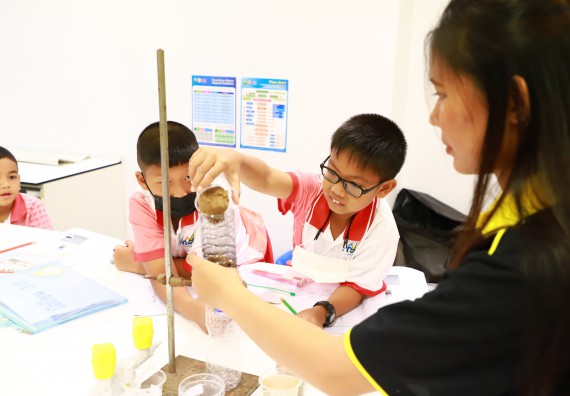 ภาพกิจกรรม  โครงการฝึกทักษะเพื่อพัฒนาอัจฉริยะภาพวิทยาศาสตร์ กิจกรรมค่ายวิทยาศาสตร์รุ่นจิ๋ว สำหรับนักเรียนห้องเรียนพิเศษคณิตศาสตร์ และวิทยาศาสตร์ (MSP)