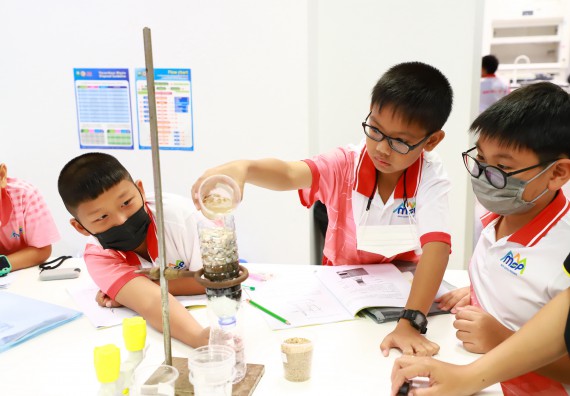 ภาพกิจกรรม  โครงการฝึกทักษะเพื่อพัฒนาอัจฉริยะภาพวิทยาศาสตร์ กิจกรรมค่ายวิทยาศาสตร์รุ่นจิ๋ว สำหรับนักเรียนห้องเรียนพิเศษคณิตศาสตร์ และวิทยาศาสตร์ (MSP)