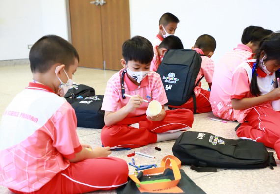 ภาพกิจกรรม  โครงการฝึกทักษะเพื่อพัฒนาอัจฉริยะภาพวิทยาศาสตร์ กิจกรรมค่ายวิทยาศาสตร์รุ่นจิ๋ว สำหรับนักเรียนห้องเรียนพิเศษคณิตศาสตร์ และวิทยาศาสตร์ (MSP)