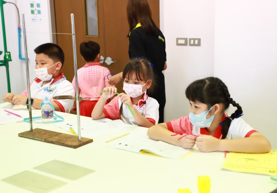 ภาพกิจกรรม  โครงการฝึกทักษะเพื่อพัฒนาอัจฉริยะภาพวิทยาศาสตร์ กิจกรรมค่ายวิทยาศาสตร์รุ่นจิ๋ว สำหรับนักเรียนห้องเรียนพิเศษคณิตศาสตร์ และวิทยาศาสตร์ (MSP)