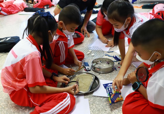 ภาพกิจกรรม  โครงการฝึกทักษะเพื่อพัฒนาอัจฉริยะภาพวิทยาศาสตร์ กิจกรรมค่ายวิทยาศาสตร์รุ่นจิ๋ว สำหรับนักเรียนห้องเรียนพิเศษคณิตศาสตร์ และวิทยาศาสตร์ (MSP)