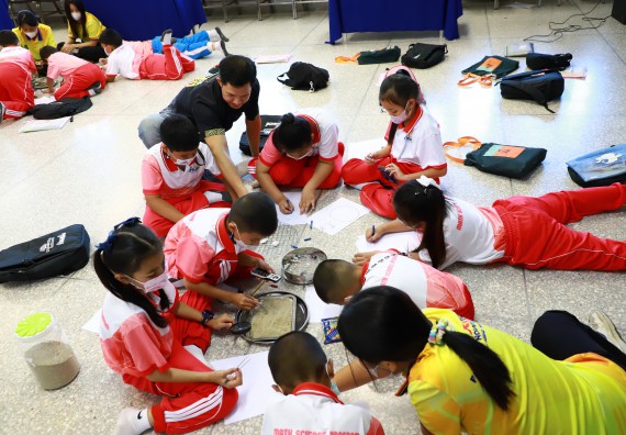 ภาพกิจกรรม  โครงการฝึกทักษะเพื่อพัฒนาอัจฉริยะภาพวิทยาศาสตร์ กิจกรรมค่ายวิทยาศาสตร์รุ่นจิ๋ว สำหรับนักเรียนห้องเรียนพิเศษคณิตศาสตร์ และวิทยาศาสตร์ (MSP)