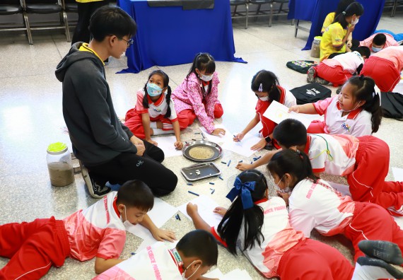 ภาพกิจกรรม  โครงการฝึกทักษะเพื่อพัฒนาอัจฉริยะภาพวิทยาศาสตร์ กิจกรรมค่ายวิทยาศาสตร์รุ่นจิ๋ว สำหรับนักเรียนห้องเรียนพิเศษคณิตศาสตร์ และวิทยาศาสตร์ (MSP)