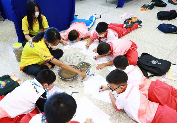 ภาพกิจกรรม  โครงการฝึกทักษะเพื่อพัฒนาอัจฉริยะภาพวิทยาศาสตร์ กิจกรรมค่ายวิทยาศาสตร์รุ่นจิ๋ว สำหรับนักเรียนห้องเรียนพิเศษคณิตศาสตร์ และวิทยาศาสตร์ (MSP)