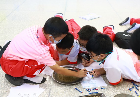 ภาพกิจกรรม  โครงการฝึกทักษะเพื่อพัฒนาอัจฉริยะภาพวิทยาศาสตร์ กิจกรรมค่ายวิทยาศาสตร์รุ่นจิ๋ว สำหรับนักเรียนห้องเรียนพิเศษคณิตศาสตร์ และวิทยาศาสตร์ (MSP)