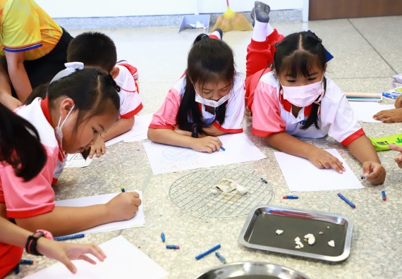 ภาพกิจกรรม  โครงการฝึกทักษะเพื่อพัฒนาอัจฉริยะภาพวิทยาศาสตร์ กิจกรรมค่ายวิทยาศาสตร์รุ่นจิ๋ว สำหรับนักเรียนห้องเรียนพิเศษคณิตศาสตร์ และวิทยาศาสตร์ (MSP)