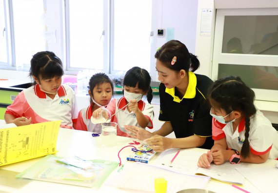 ภาพกิจกรรม  โครงการฝึกทักษะเพื่อพัฒนาอัจฉริยะภาพวิทยาศาสตร์ กิจกรรมค่ายวิทยาศาสตร์รุ่นจิ๋ว สำหรับนักเรียนห้องเรียนพิเศษคณิตศาสตร์ และวิทยาศาสตร์ (MSP)