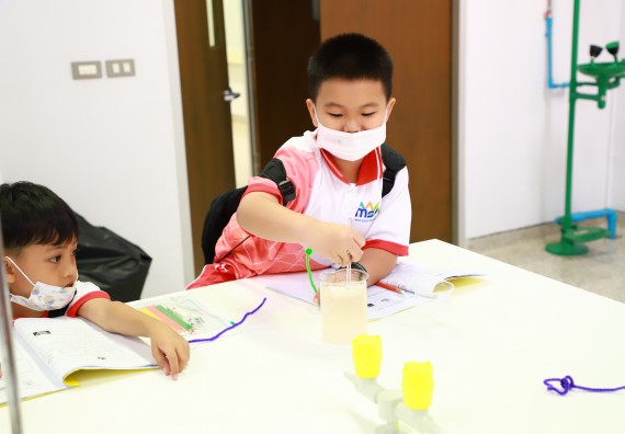 ภาพกิจกรรม  โครงการฝึกทักษะเพื่อพัฒนาอัจฉริยะภาพวิทยาศาสตร์ กิจกรรมค่ายวิทยาศาสตร์รุ่นจิ๋ว สำหรับนักเรียนห้องเรียนพิเศษคณิตศาสตร์ และวิทยาศาสตร์ (MSP)