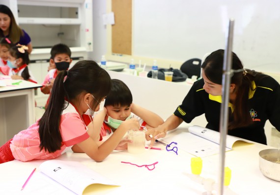 ภาพกิจกรรม  โครงการฝึกทักษะเพื่อพัฒนาอัจฉริยะภาพวิทยาศาสตร์ กิจกรรมค่ายวิทยาศาสตร์รุ่นจิ๋ว สำหรับนักเรียนห้องเรียนพิเศษคณิตศาสตร์ และวิทยาศาสตร์ (MSP)