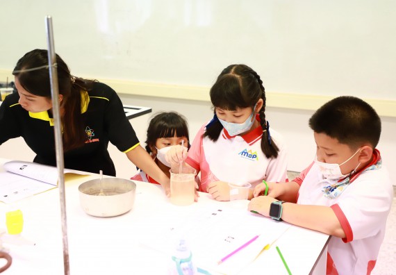 ภาพกิจกรรม  โครงการฝึกทักษะเพื่อพัฒนาอัจฉริยะภาพวิทยาศาสตร์ กิจกรรมค่ายวิทยาศาสตร์รุ่นจิ๋ว สำหรับนักเรียนห้องเรียนพิเศษคณิตศาสตร์ และวิทยาศาสตร์ (MSP)