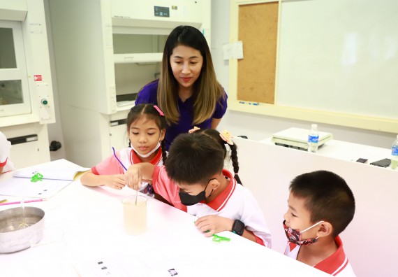 ภาพกิจกรรม  โครงการฝึกทักษะเพื่อพัฒนาอัจฉริยะภาพวิทยาศาสตร์ กิจกรรมค่ายวิทยาศาสตร์รุ่นจิ๋ว สำหรับนักเรียนห้องเรียนพิเศษคณิตศาสตร์ และวิทยาศาสตร์ (MSP)