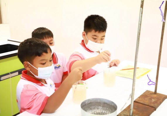 ภาพกิจกรรม  โครงการฝึกทักษะเพื่อพัฒนาอัจฉริยะภาพวิทยาศาสตร์ กิจกรรมค่ายวิทยาศาสตร์รุ่นจิ๋ว สำหรับนักเรียนห้องเรียนพิเศษคณิตศาสตร์ และวิทยาศาสตร์ (MSP)