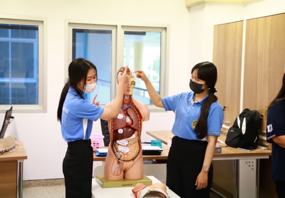 ภาพกิจกรรม  โครงการฝึกทักษะเพื่อพัฒนาอัจฉริยะภาพวิทยาศาสตร์ กิจกรรมค่ายวิทยาศาสตร์รุ่นจิ๋ว สำหรับนักเรียนห้องเรียนพิเศษคณิตศาสตร์ และวิทยาศาสตร์ (MSP)