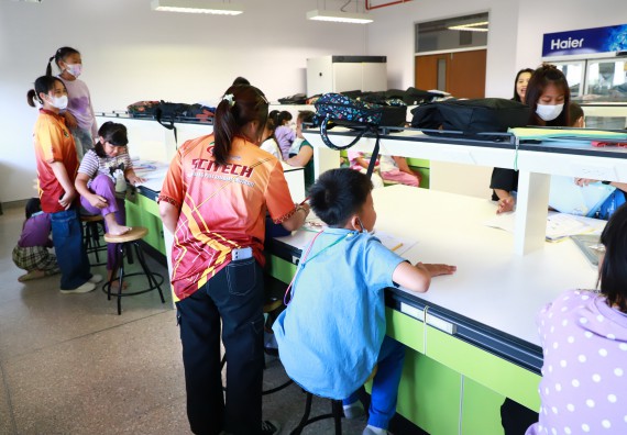 ภาพกิจกรรม  โครงการฝึกทักษะเพื่อพัฒนาอัจฉริยะภาพวิทยาศาสตร์ กิจกรรมค่ายวิทยาศาสตร์รุ่นจิ๋ว สำหรับนักเรียนห้องเรียนพิเศษคณิตศาสตร์ และวิทยาศาสตร์ (MSP)