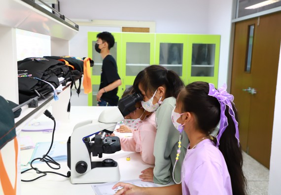 ภาพกิจกรรม  โครงการฝึกทักษะเพื่อพัฒนาอัจฉริยะภาพวิทยาศาสตร์ กิจกรรมค่ายวิทยาศาสตร์รุ่นจิ๋ว สำหรับนักเรียนห้องเรียนพิเศษคณิตศาสตร์ และวิทยาศาสตร์ (MSP)