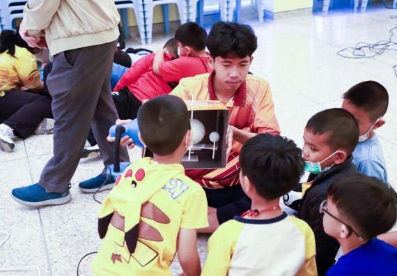 ภาพกิจกรรม  โครงการฝึกทักษะเพื่อพัฒนาอัจฉริยะภาพวิทยาศาสตร์ กิจกรรมค่ายวิทยาศาสตร์รุ่นจิ๋ว สำหรับนักเรียนห้องเรียนพิเศษคณิตศาสตร์ และวิทยาศาสตร์ (MSP)