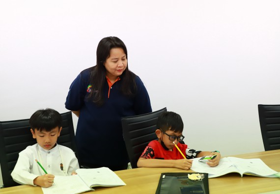 ภาพกิจกรรม  โครงการฝึกทักษะเพื่อพัฒนาอัจฉริยะภาพวิทยาศาสตร์ กิจกรรมค่ายวิทยาศาสตร์รุ่นจิ๋ว สำหรับนักเรียนห้องเรียนพิเศษคณิตศาสตร์ และวิทยาศาสตร์ (MSP)