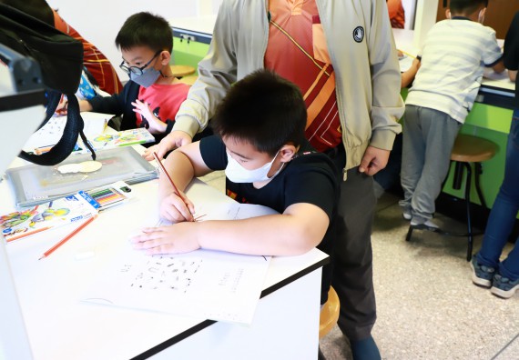 ภาพกิจกรรม  โครงการฝึกทักษะเพื่อพัฒนาอัจฉริยะภาพวิทยาศาสตร์ กิจกรรมค่ายวิทยาศาสตร์รุ่นจิ๋ว สำหรับนักเรียนห้องเรียนพิเศษคณิตศาสตร์ และวิทยาศาสตร์ (MSP)