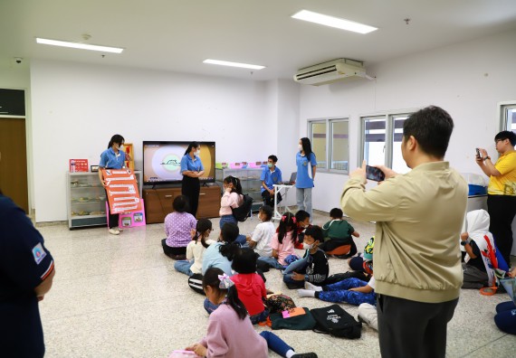 ภาพกิจกรรม  โครงการฝึกทักษะเพื่อพัฒนาอัจฉริยะภาพวิทยาศาสตร์ กิจกรรมค่ายวิทยาศาสตร์รุ่นจิ๋ว สำหรับนักเรียนห้องเรียนพิเศษคณิตศาสตร์ และวิทยาศาสตร์ (MSP)