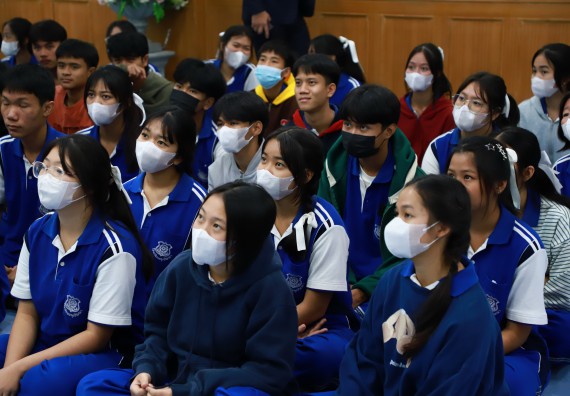 ภาพกิจกรรม  คณะวิทยาศาสตร์และเทคโนโลยี จัดค่ายวิทยาศาสตร์สัญจร ปีการศึกษา 2566  โรงเรียนผดุงปัญญา