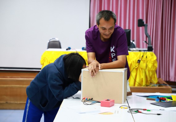 ภาพกิจกรรม  คณะวิทยาศาสตร์และเทคโนโลยี จัดค่ายวิทยาศาสตร์สัญจร ปีการศึกษา 2566  โรงเรียนผดุงปัญญา