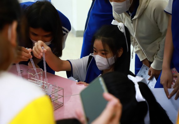 ภาพกิจกรรม  คณะวิทยาศาสตร์และเทคโนโลยี จัดค่ายวิทยาศาสตร์สัญจร ปีการศึกษา 2566  โรงเรียนผดุงปัญญา