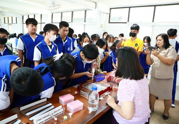 ภาพกิจกรรม  คณะวิทยาศาสตร์และเทคโนโลยี จัดค่ายวิทยาศาสตร์สัญจร ปีการศึกษา 2566  โรงเรียนผดุงปัญญา