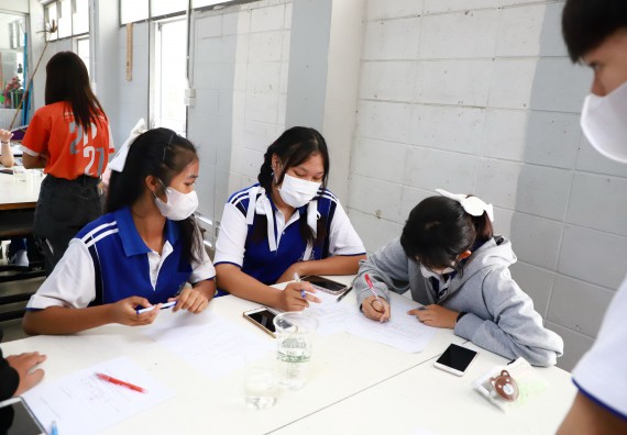 ภาพกิจกรรม  คณะวิทยาศาสตร์และเทคโนโลยี จัดค่ายวิทยาศาสตร์สัญจร ปีการศึกษา 2566  โรงเรียนผดุงปัญญา