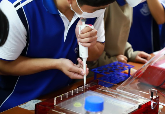 ภาพกิจกรรม  คณะวิทยาศาสตร์และเทคโนโลยี จัดค่ายวิทยาศาสตร์สัญจร ปีการศึกษา 2566  โรงเรียนผดุงปัญญา