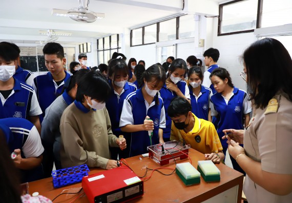 ภาพกิจกรรม  คณะวิทยาศาสตร์และเทคโนโลยี จัดค่ายวิทยาศาสตร์สัญจร ปีการศึกษา 2566  โรงเรียนผดุงปัญญา