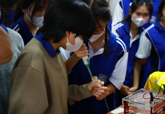 ภาพกิจกรรม  คณะวิทยาศาสตร์และเทคโนโลยี จัดค่ายวิทยาศาสตร์สัญจร ปีการศึกษา 2566  โรงเรียนผดุงปัญญา
