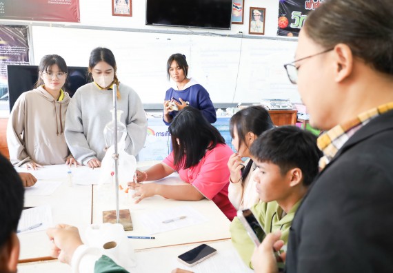 ภาพกิจกรรม  คณะวิทยาศาสตร์และเทคโนโลยี จัดค่ายวิทยาศาสตร์สัญจร ปีการศึกษา 2566  โรงเรียนราษฎร์ปรีชาวิทยาคม