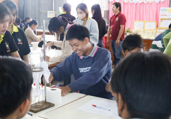 ภาพกิจกรรม  คณะวิทยาศาสตร์และเทคโนโลยี จัดค่ายวิทยาศาสตร์สัญจร ปีการศึกษา 2566  โรงเรียนราษฎร์ปรีชาวิทยาคม