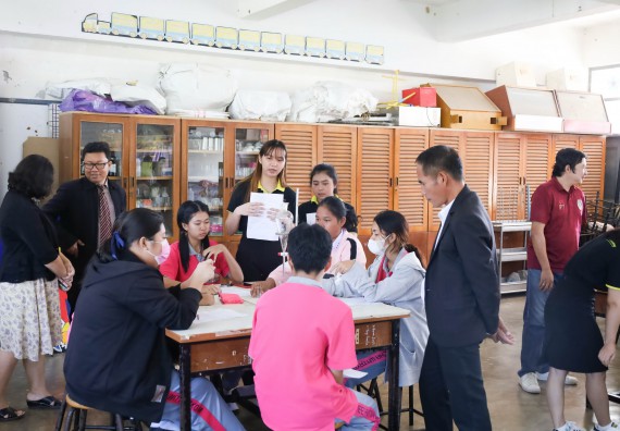 ภาพกิจกรรม  คณะวิทยาศาสตร์และเทคโนโลยี จัดค่ายวิทยาศาสตร์สัญจร ปีการศึกษา 2566  โรงเรียนราษฎร์ปรีชาวิทยาคม