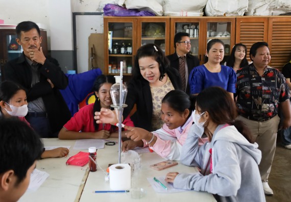 ภาพกิจกรรม  คณะวิทยาศาสตร์และเทคโนโลยี จัดค่ายวิทยาศาสตร์สัญจร ปีการศึกษา 2566  โรงเรียนราษฎร์ปรีชาวิทยาคม