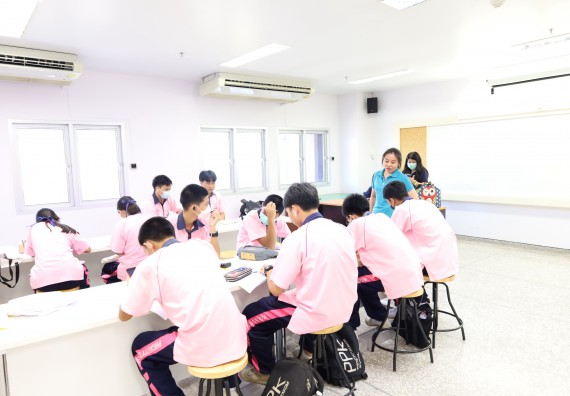 ภาพกิจกรรม  คณะวิทยาศาสตร์และเทคโนโลยี ร่วมกับโรงเรียนพิจิตรพิทยาคม จัดโครงการพัฒนาผู้เรียนมีผลสัมฤทธิ์ทางวิชาการ กิจกรรมพัฒนาศักยภาพนักเรียนห้องเรียนพิเศษวิทยาศาสตร์ฯ SMAT