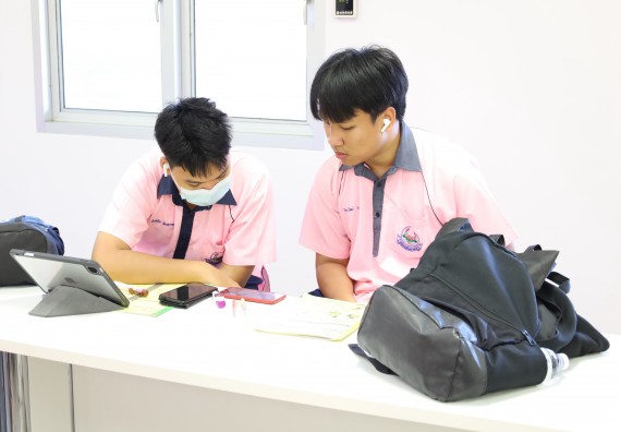 ภาพกิจกรรม  คณะวิทยาศาสตร์และเทคโนโลยี ร่วมกับโรงเรียนพิจิตรพิทยาคม จัดโครงการพัฒนาผู้เรียนมีผลสัมฤทธิ์ทางวิชาการ กิจกรรมพัฒนาศักยภาพนักเรียนห้องเรียนพิเศษวิทยาศาสตร์ฯ SMAT