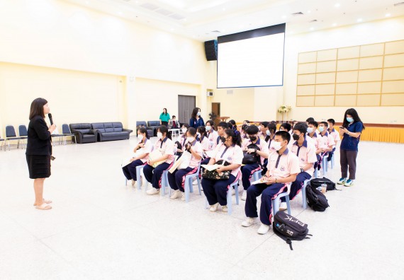 ภาพกิจกรรม  คณะวิทยาศาสตร์และเทคโนโลยี ร่วมกับโรงเรียนพิจิตรพิทยาคม จัดโครงการพัฒนาผู้เรียนมีผลสัมฤทธิ์ทางวิชาการ กิจกรรมพัฒนาศักยภาพนักเรียนห้องเรียนพิเศษวิทยาศาสตร์ฯ SMAT