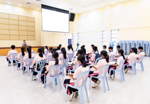 ภาพกิจกรรม  คณะวิทยาศาสตร์และเทคโนโลยี ร่วมกับโรงเรียนพิจิตรพิทยาคม จัดโครงการพัฒนาผู้เรียนมีผลสัมฤทธิ์ทางวิชาการ กิจกรรมพัฒนาศักยภาพนักเรียนห้องเรียนพิเศษวิทยาศาสตร์ฯ SMAT